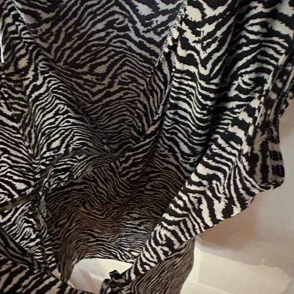 Banana Republic Zebra-Print Sleeveless Wrap Top - Picture 4 of 8